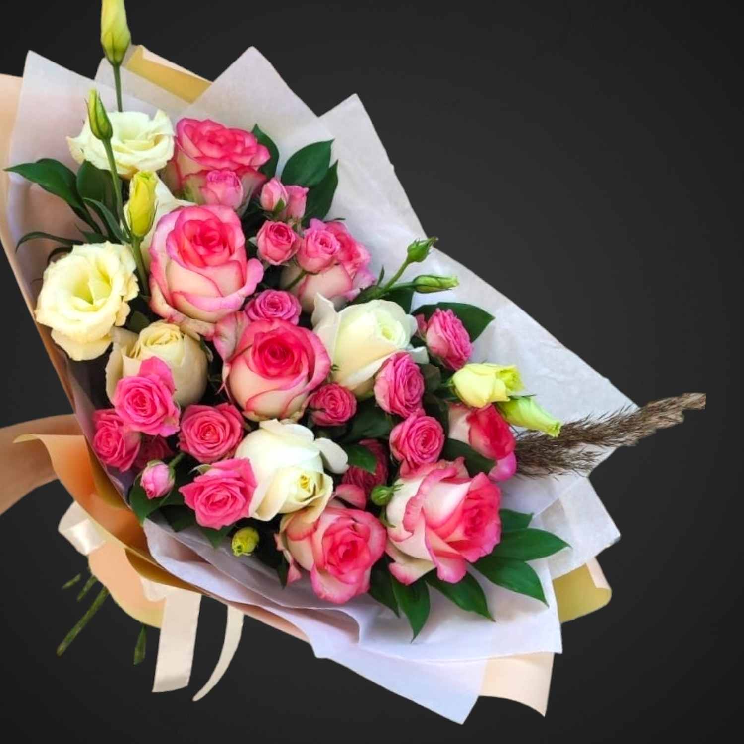 Букет 'Вместо тысячи слов' из составных цветов, доставка в Аксай, готов к покупке