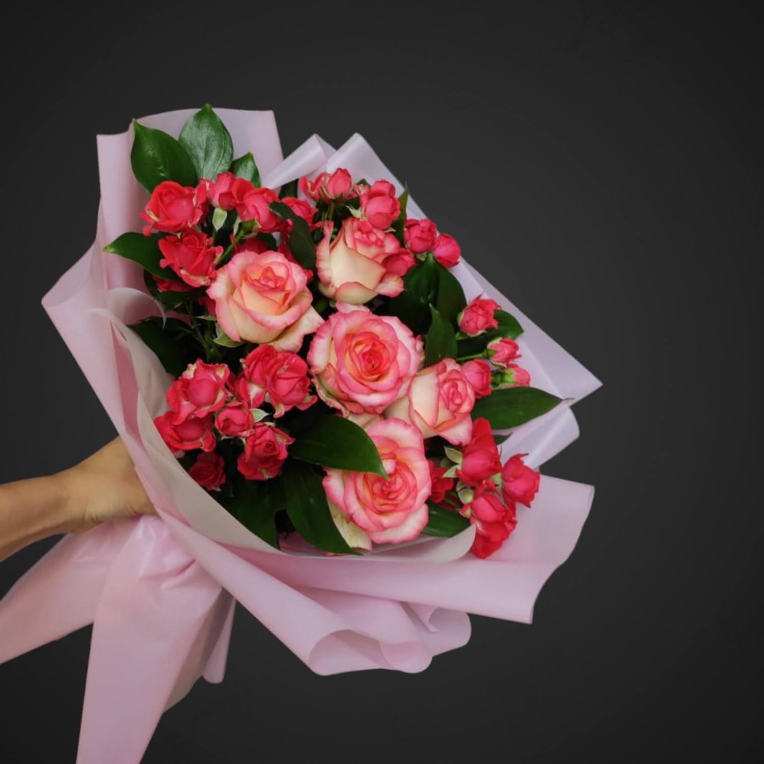 Букет 'Вся в любви', составной букет для покупки с доставкой в Аксае