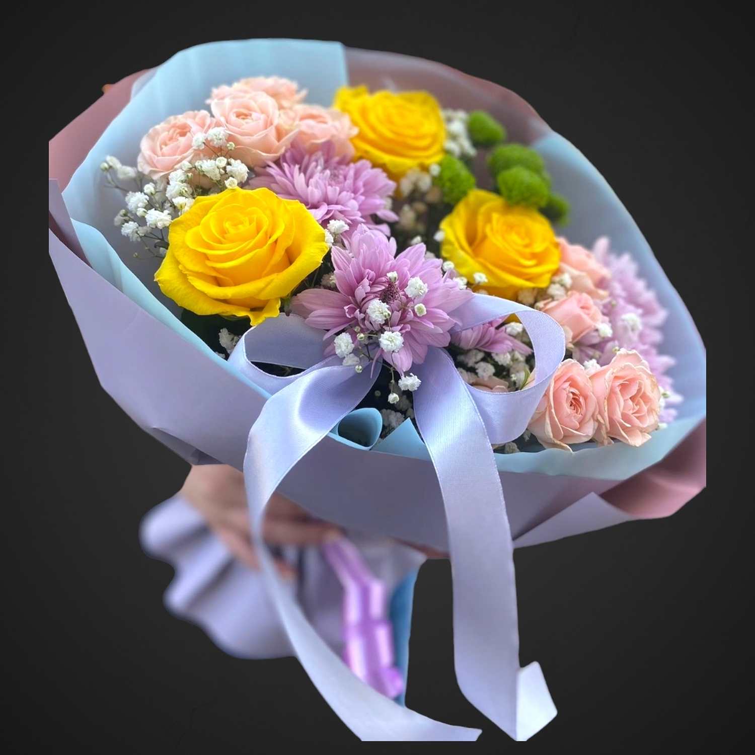 Букет 'Мистика' из составных цветов, доставка по Аксаю, готов к покупке.