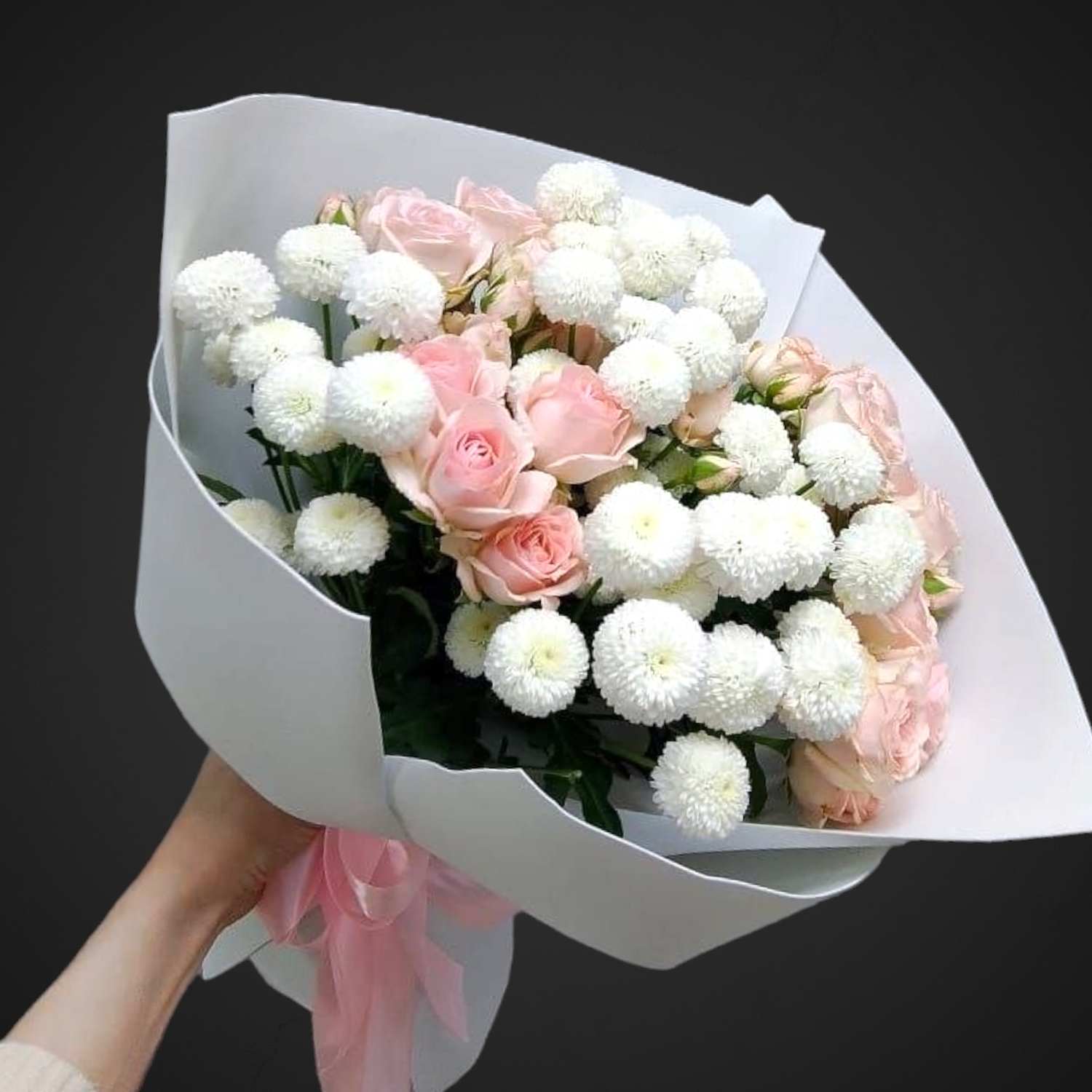 Букет "Тихий рассвет" из составных цветов, доставка по Аксаю, готов к покупке.