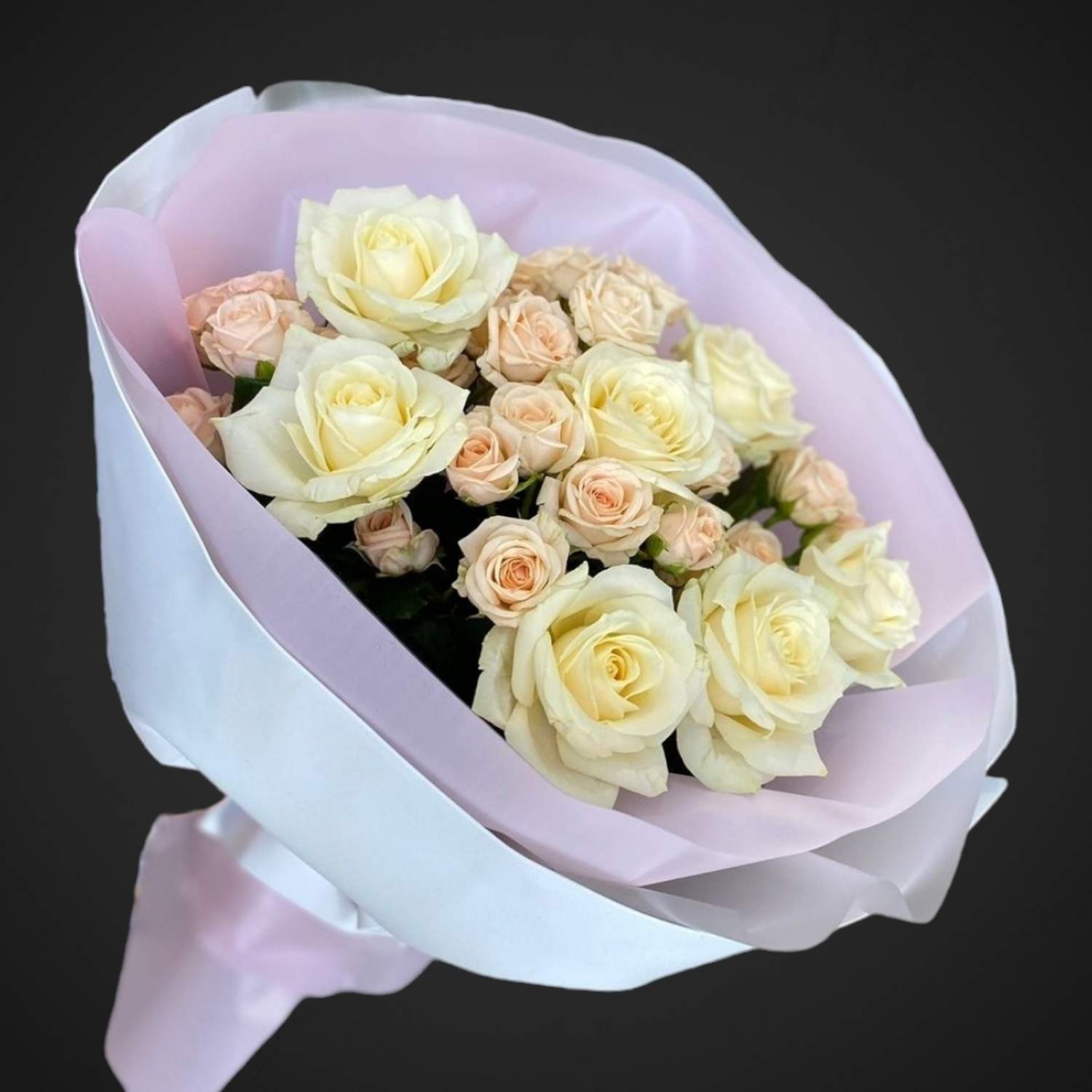 Букет 'Эстет' из составных цветов, доставка по Аксаю, покупайте сейчас!