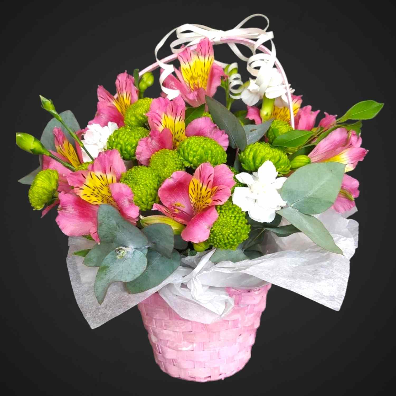 Композиция 'Мир фантазий' из свежих цветов с яркой цветовой гаммой. Купите с доставкой в Аксае.