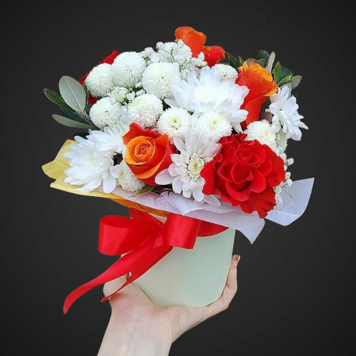 Композиция 'Радуга чувств' из свежих цветов с доставкой в Аксай, идеальный подарок