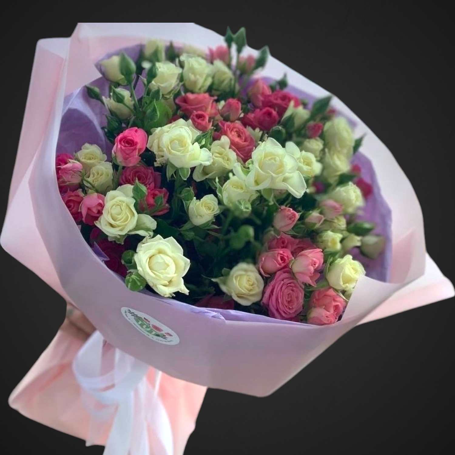 Букет 'Свидание в Париже', составной букет для заказа с доставкой в Аксае