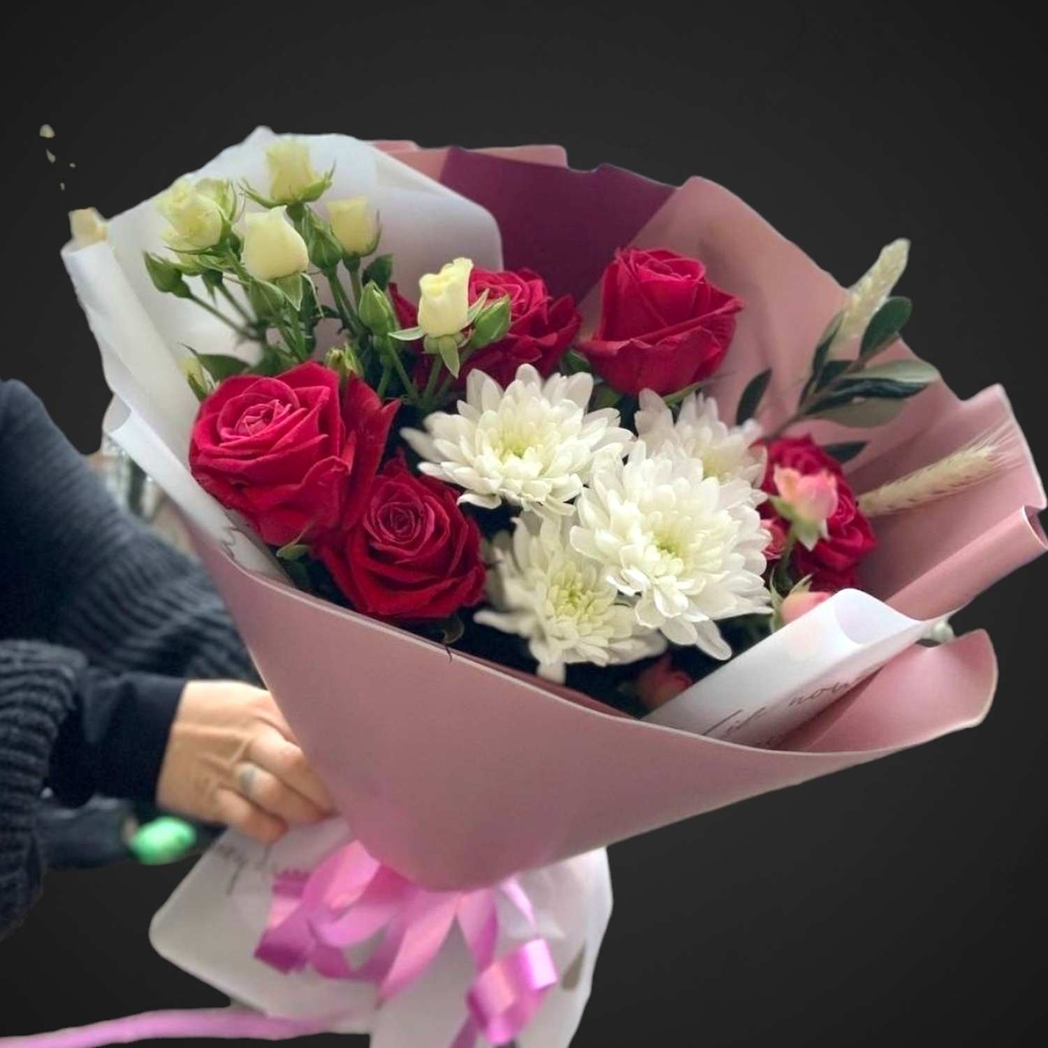 Букет 'Ритмы фламенко' — яркие цветы для вас. Доставка по Аксаю. Купить сейчас.