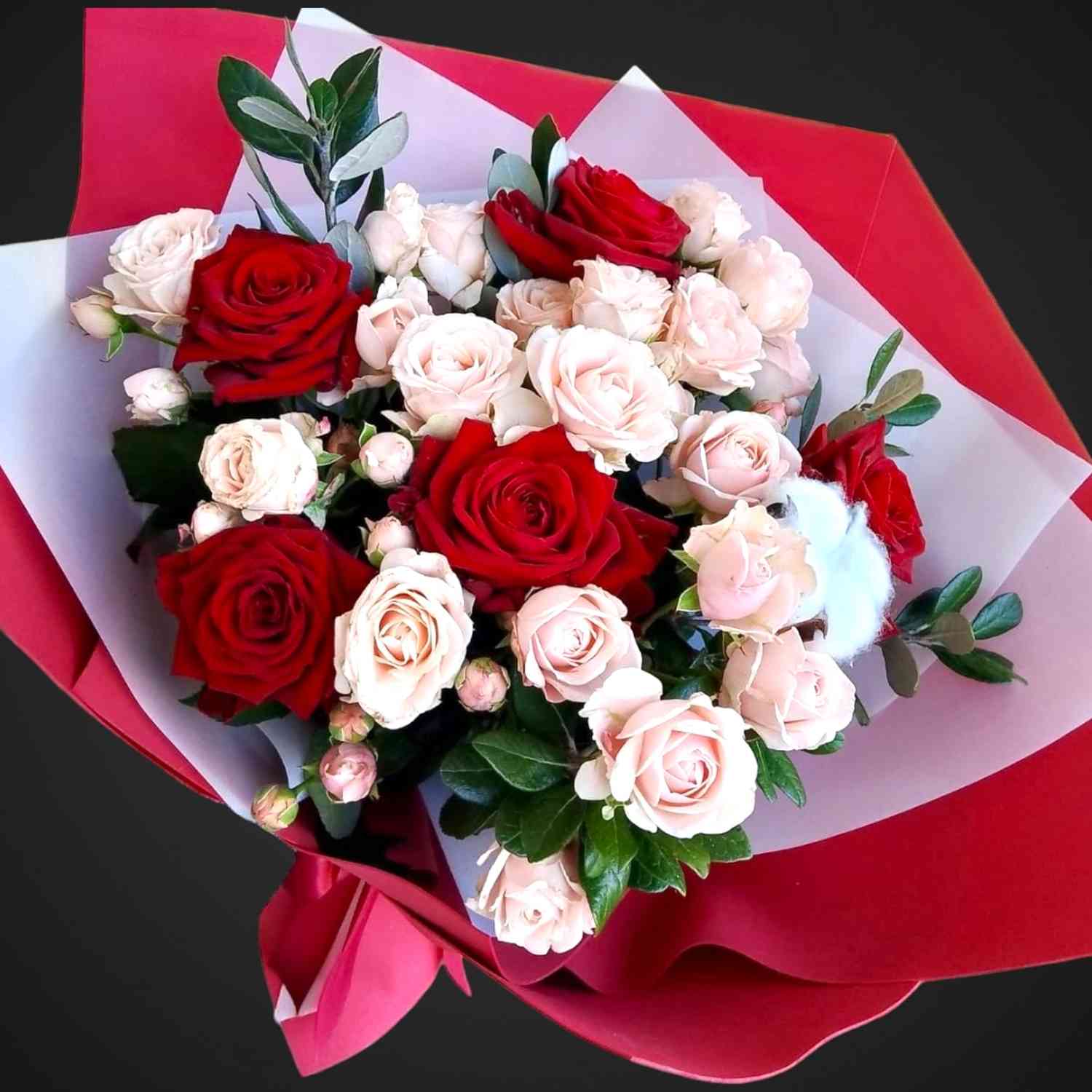 Букет 'Брависсимо' — составной букет для покупки с доставкой в Аксае