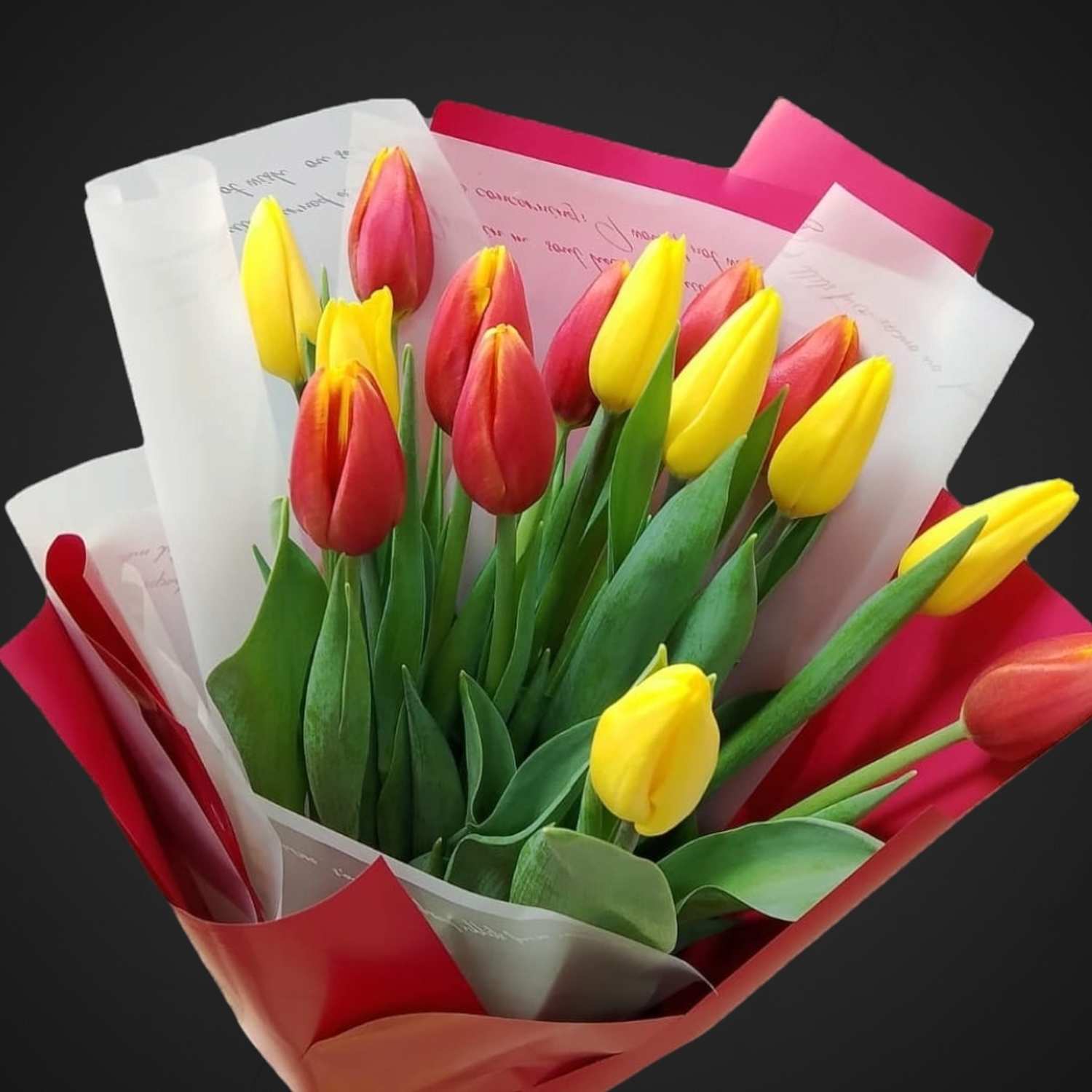 Букет 'Алый закат' — составной букет с яркими цветами, доставка по Аксаю, купите у нас!