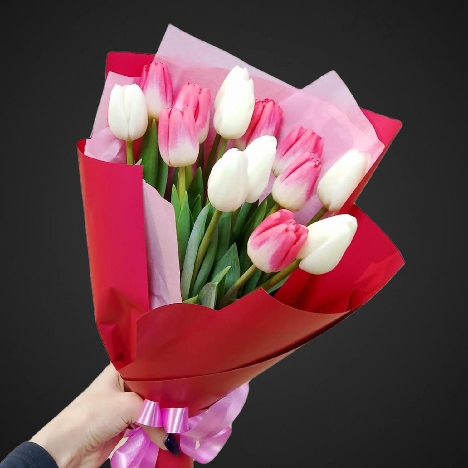 Букет 'Праздник первых цветов', доставка в Аксай, идеальный выбор для покупки.