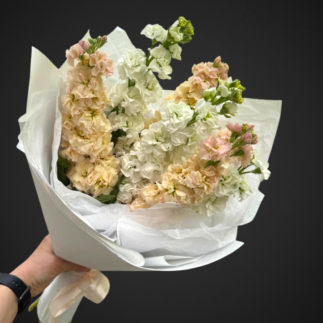 Букет 'Сон в серебре', доставка по Аксаю, составной букет для покупки