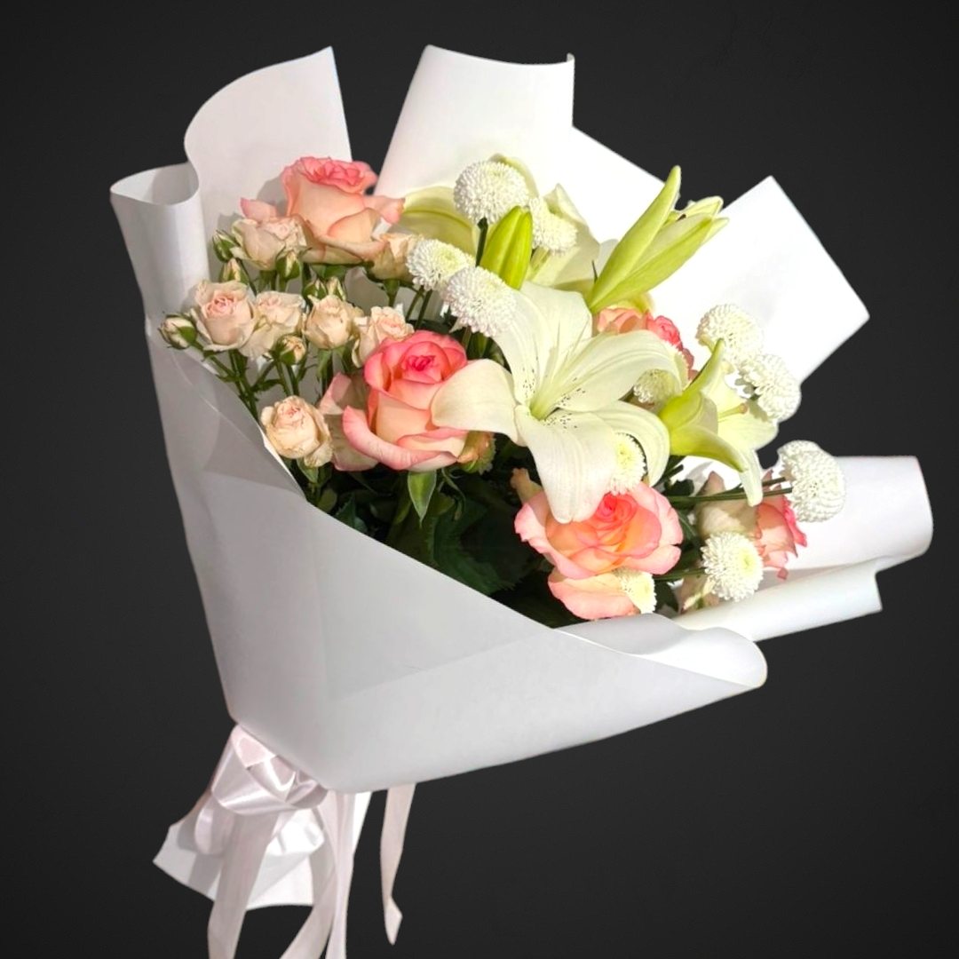 Букет "Геометрия нежности": изысканные цветы, доставка по Аксаю, покупайте сейчас.